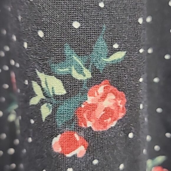 LuLaRoe Stasha Ruffle Top XS 0/2 Black Rose Floral Polka Dot Printed Knit Tee - Picture 9 of 11